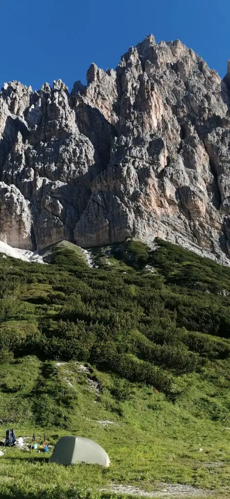 bivouac au refuge Galassi sur la via alpina de la Slovénie aux Dolomites