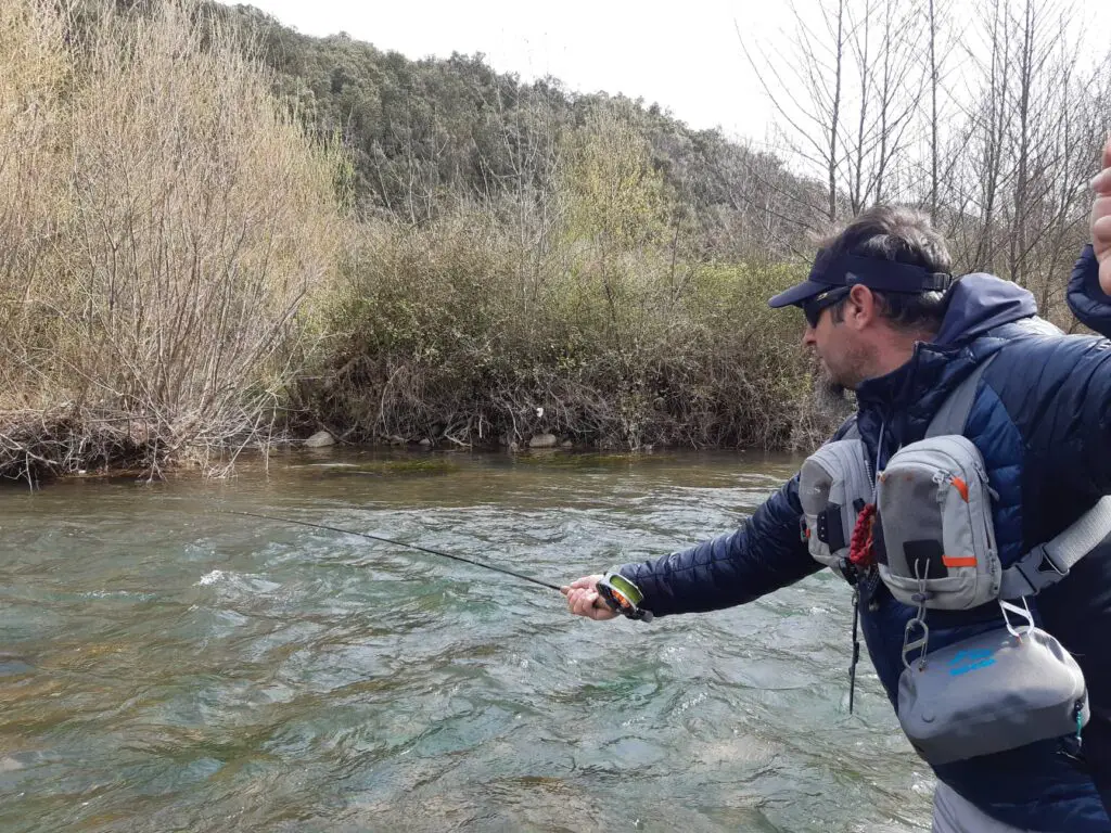 initiation et apprentissage de l'arbalète à la pêche à la mouche