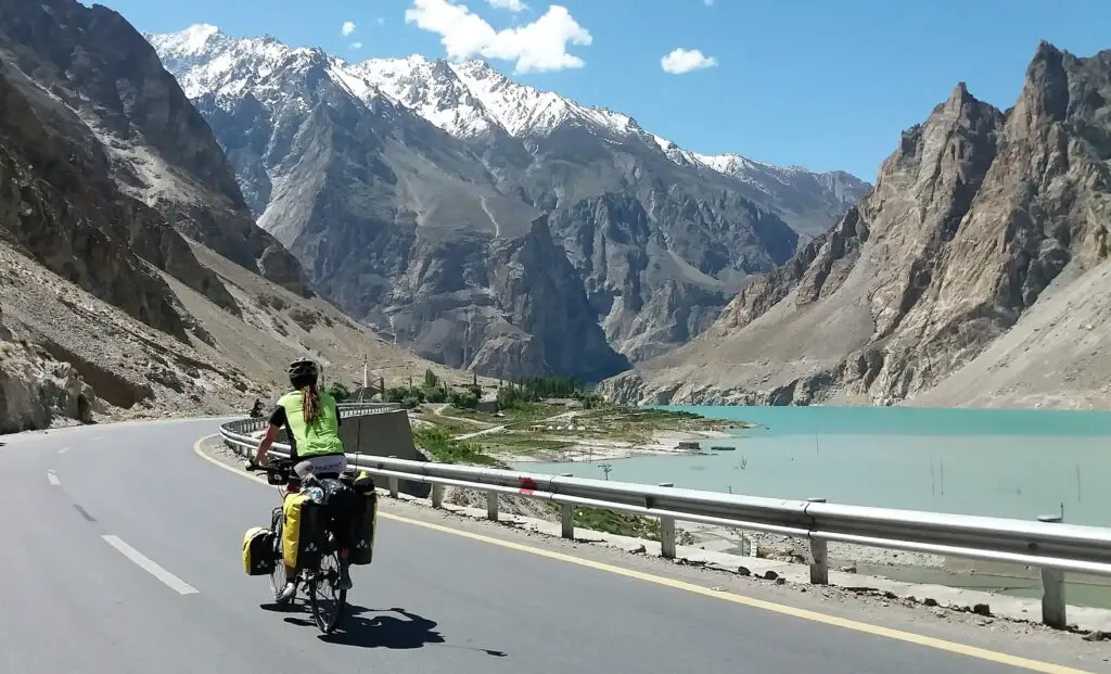 Le Karakorum Highway en vélo