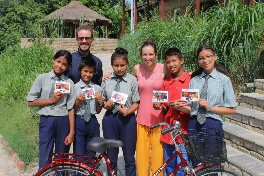 Remise de vélos au Népal auprès d’un orphelinat 