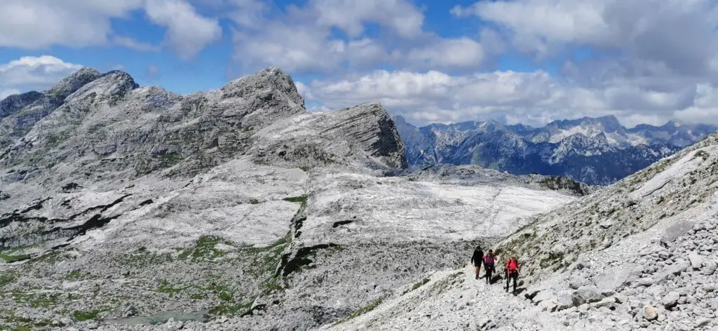 traversée du parc national du triglav sur la via alpina rouge