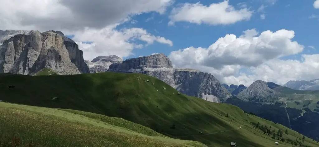 passo sella traversée des dolomites