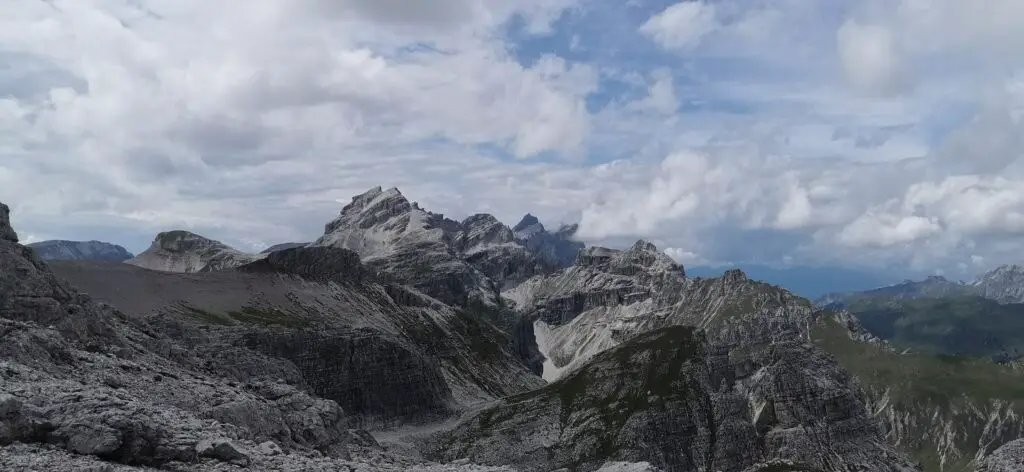 Piz de Puez depuis le Piz Gherdenecia