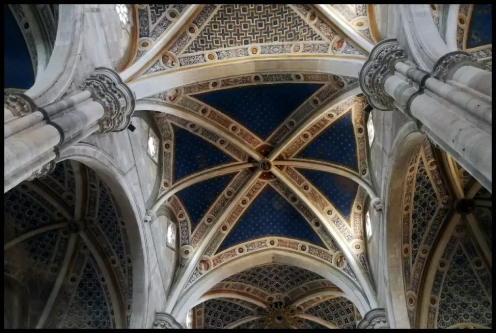 Plafond de la nef de la chartreuse de Pavie fondée par Galeazzo Visconti en Italie