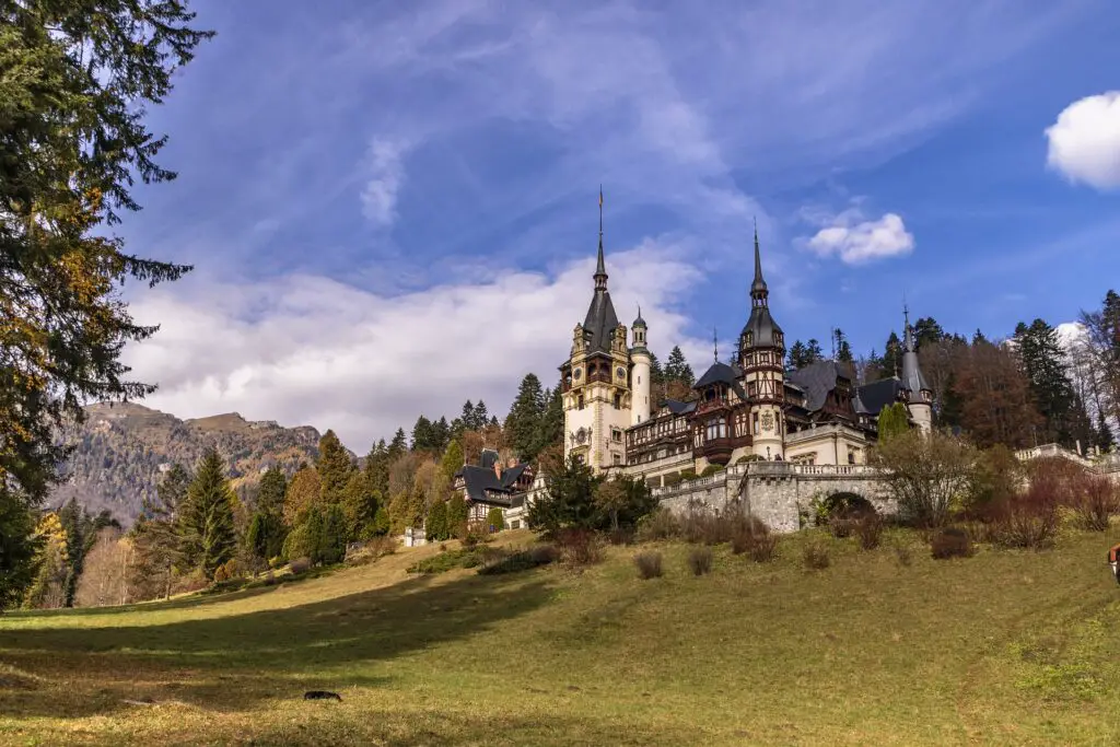 Chateau médievale de Peles en Roumanie