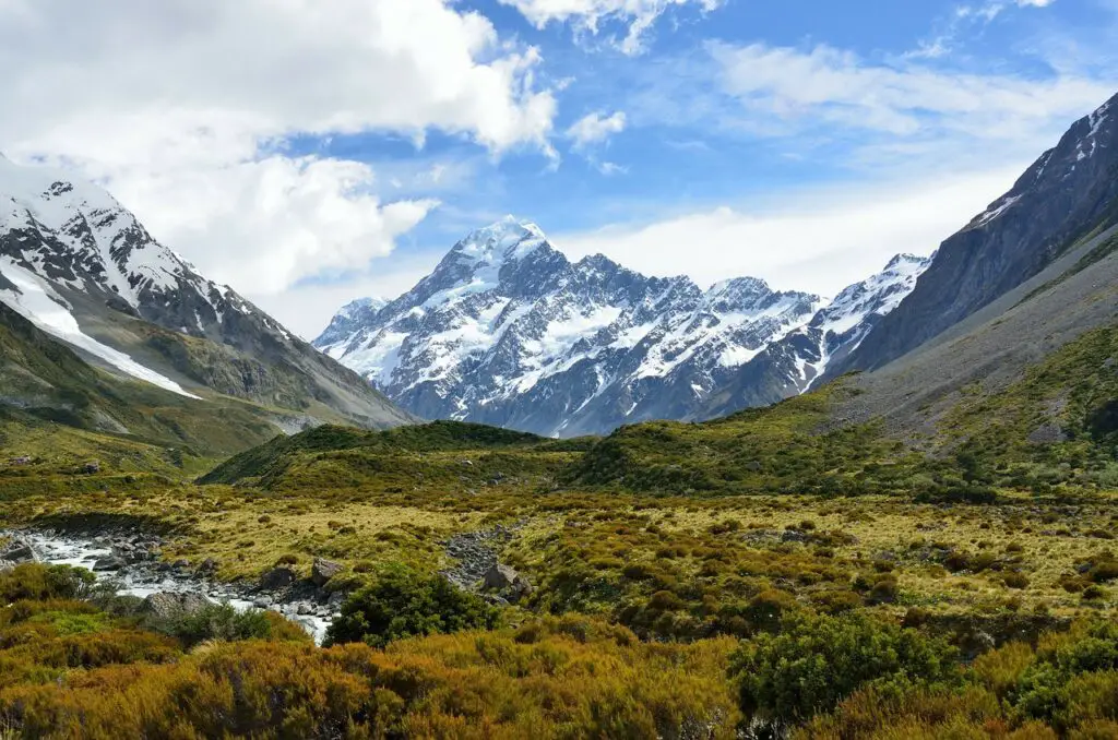 à la rencontre des Alpes Néo-Zélandaises pour découvrir en aout la Nouvelle-zélande