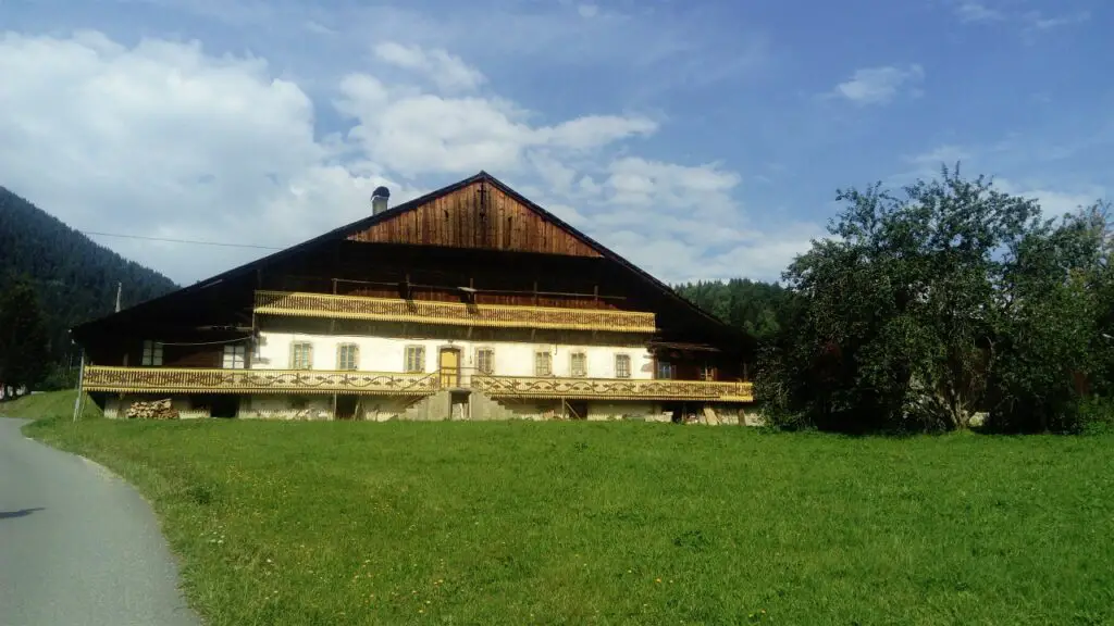 randonnées vallée d'Abondance ferme traditionnelle