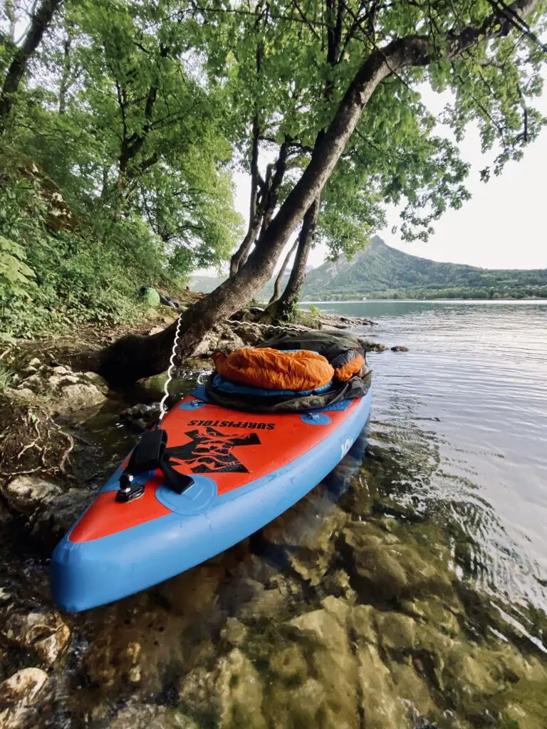 installation du bivouac sur le paddle avec le bivy RAB