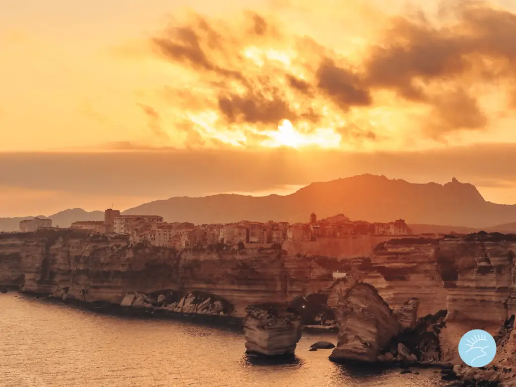 coucher de soleil sur les falaises de Bonifacio