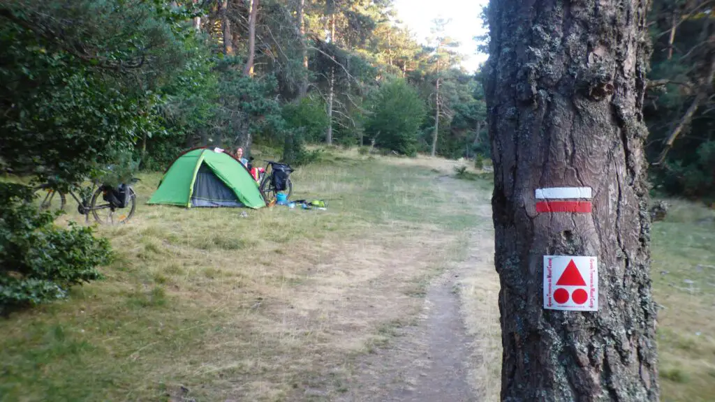 Bivouac entre Haute-Loire et Lozère durant la GTMC à vélo