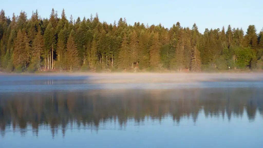 Le magnifique lac de Servières