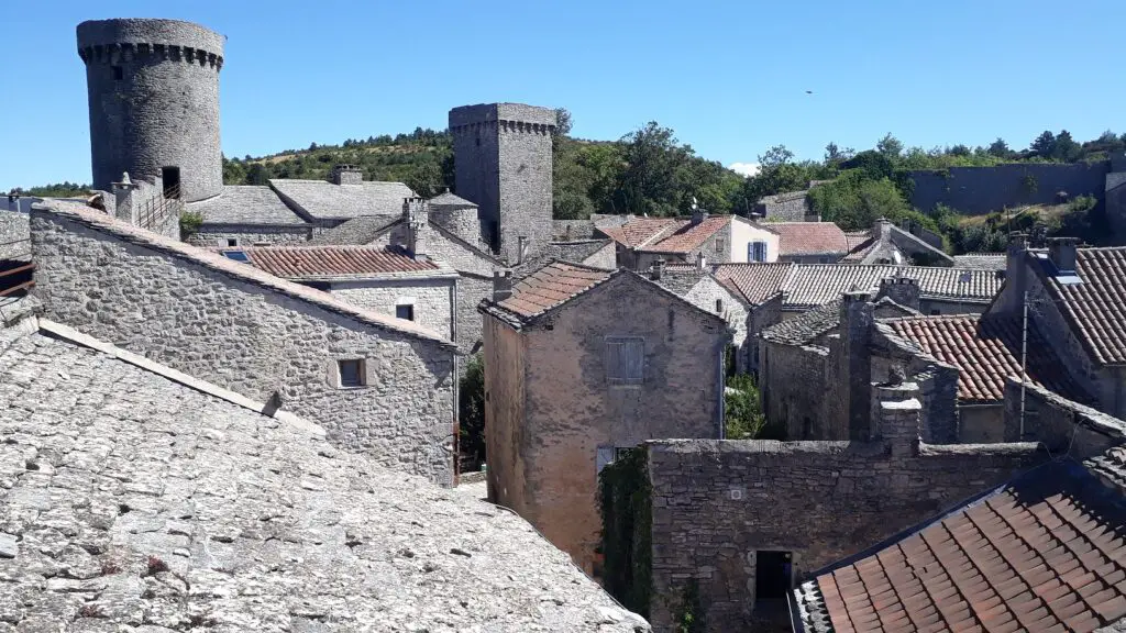Le village de La Couvertoirade dans le Sud de l'Aveyron