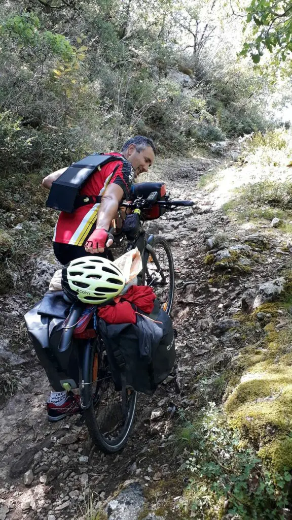 Les sentiers surplombants les gorges du Tarn nous font souffrir