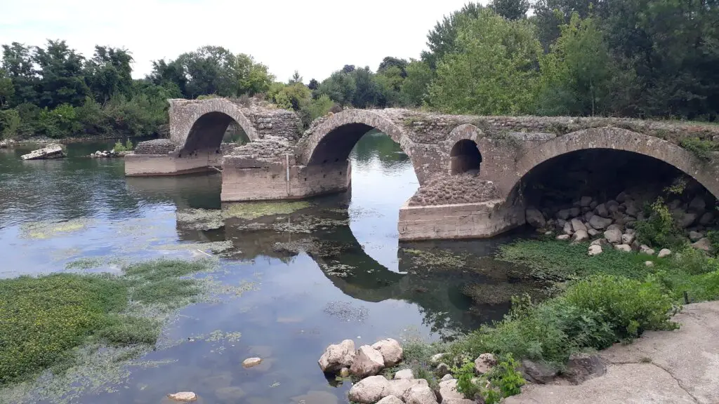 Pont Romain de St Thibéry dans l'Hérault