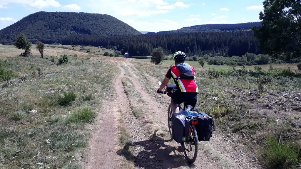 Seuls sur les chemins de la GTMC à vélo