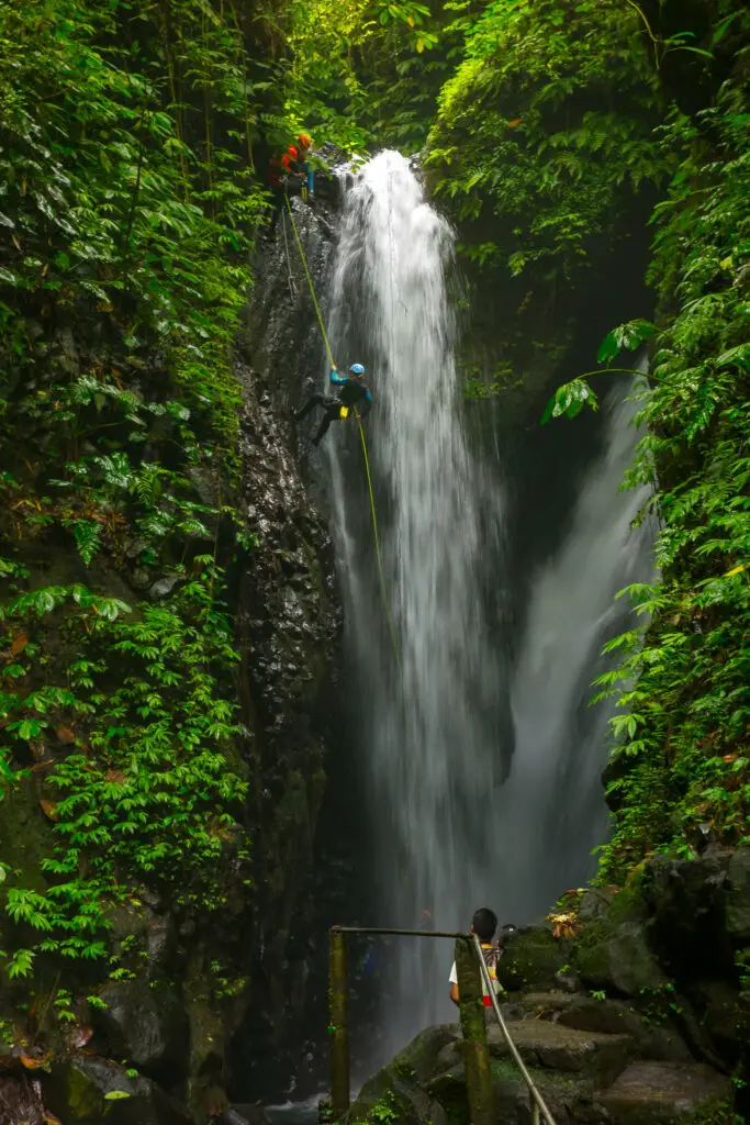 Activité canyoning à Bali en Indonésie