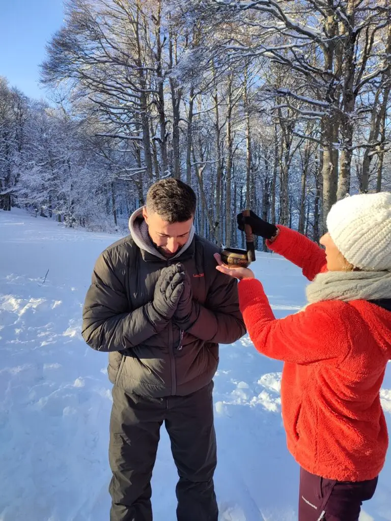 bol tibetain pour cloturer séance de yoga dans les cévennes au mont aigoual