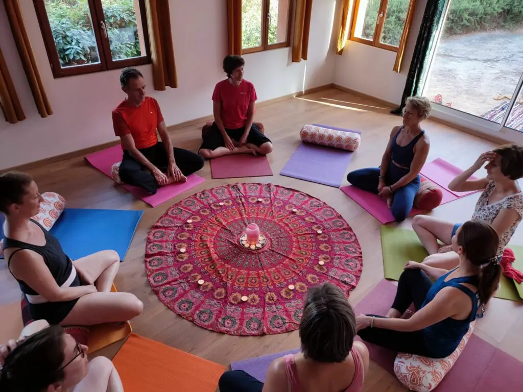 Cercle d'accueil pour 2 jours de rando et yoga dans le Caroux