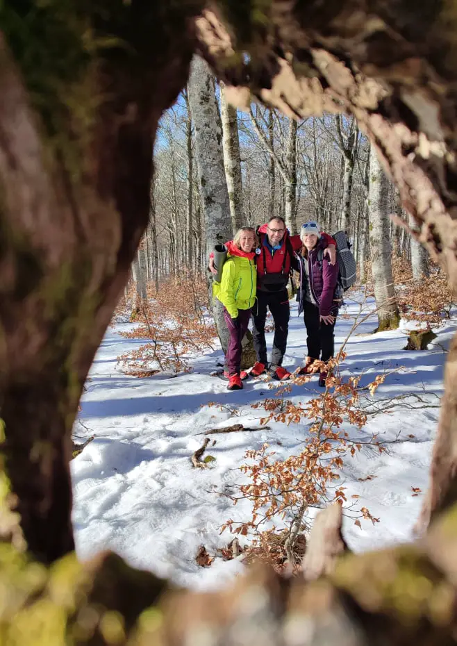 Fanny COULON, Caroline BAISE et Michael ROUHAUD sur une journée raquettes à neige et Yoga