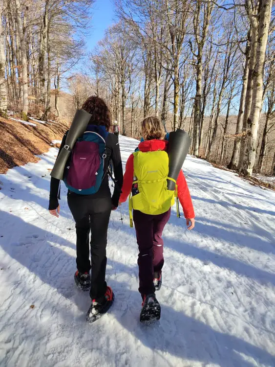 marche sur la neige dans les cévennes