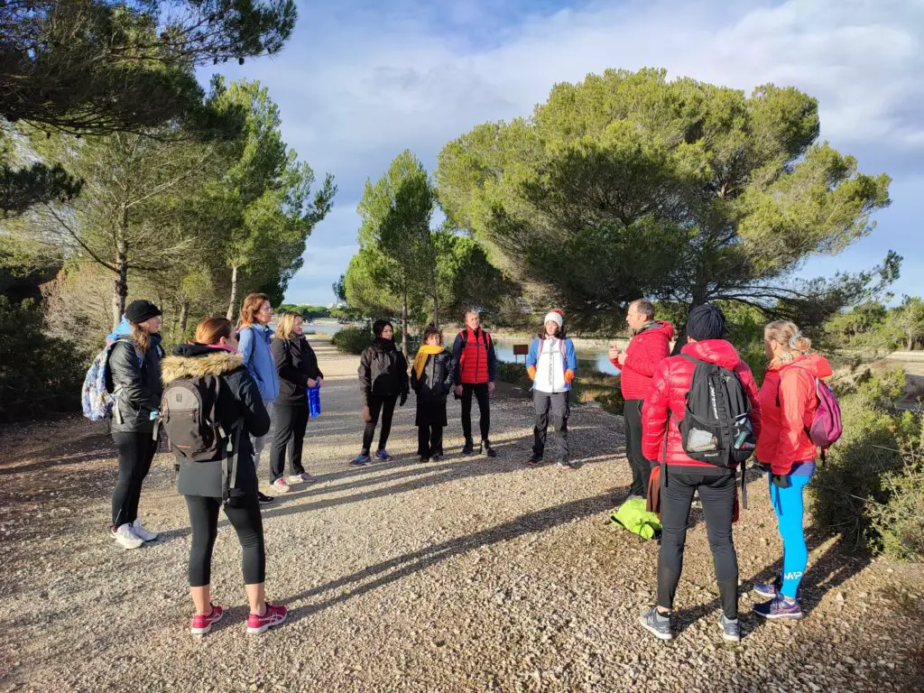 partage autour de la marche Afghane en bord de mer