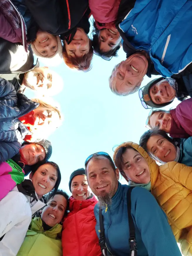 participants randonnées raquettes à neige et yoga dans les cévennes