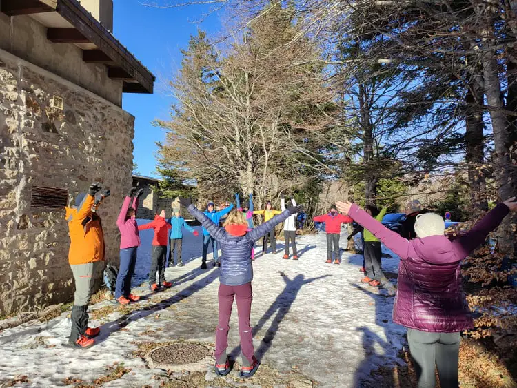 Réveil musculaire avant la journée raquettes à neige et Yoga