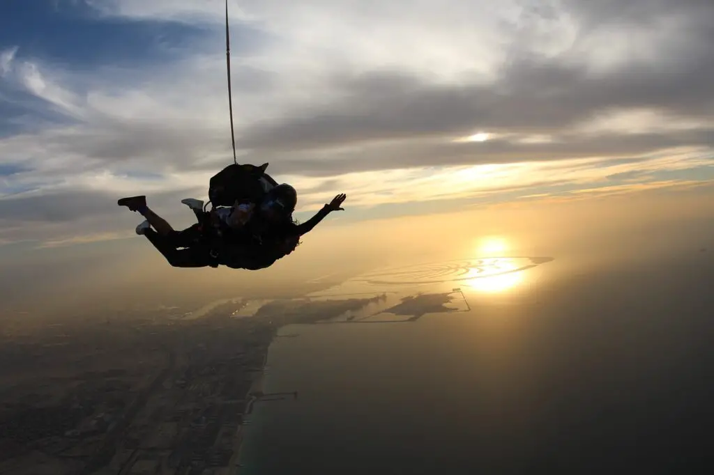 saut en parachute à dubaï