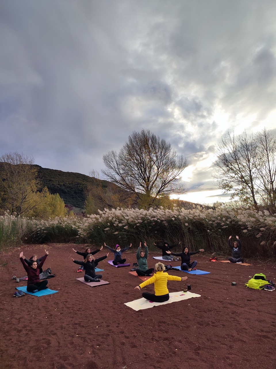 Yoga en pleine nature au Salagou