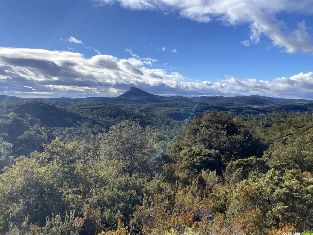 Dans le cique dolomitique de Mourèze près du Salagou