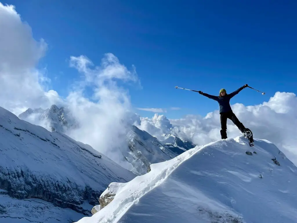 Raquettes à neige dans les Alpes