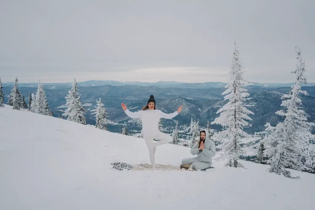 SNOWGA ou Yoga dans la neige