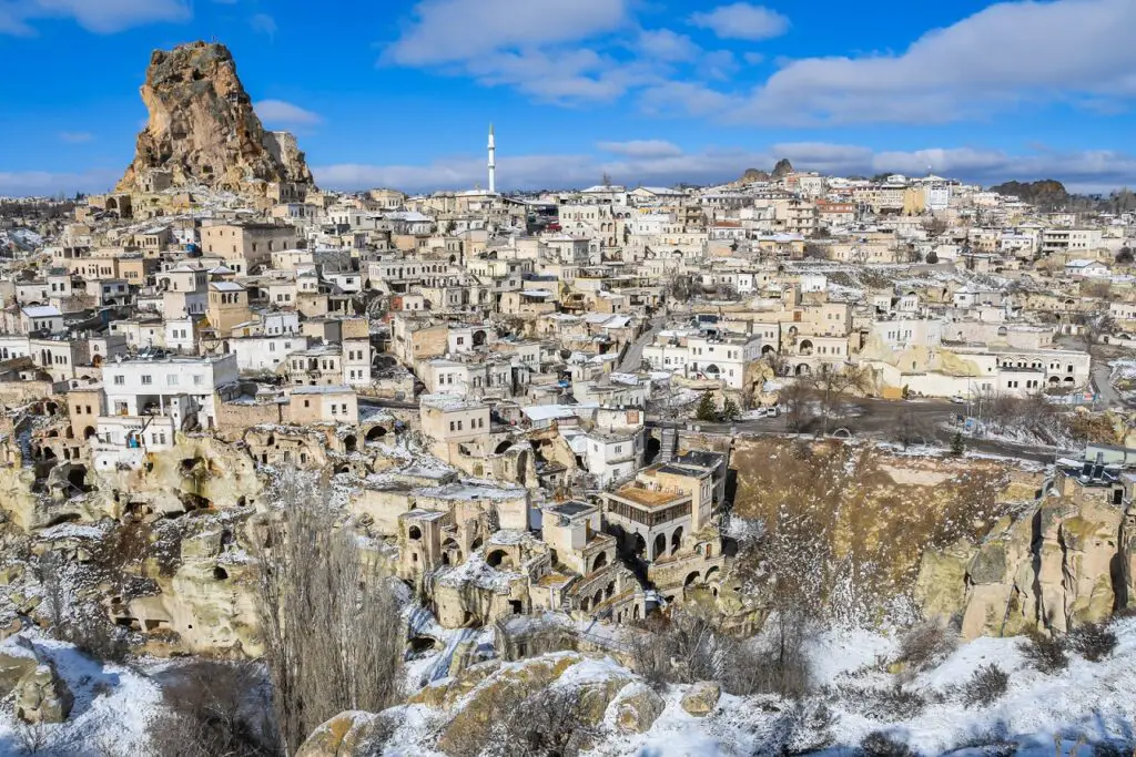 Le village d'Ortahisar en Cappadoce turquie