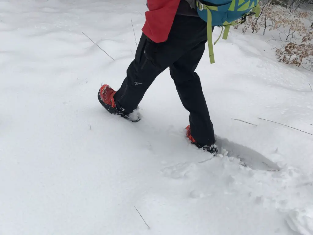 randonner sur la neige avec les raquettes EVVO