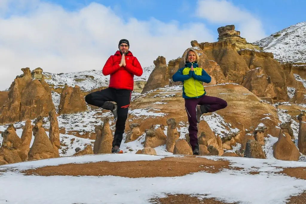 yoga dan la vallée de l'imagination en Cappadoce