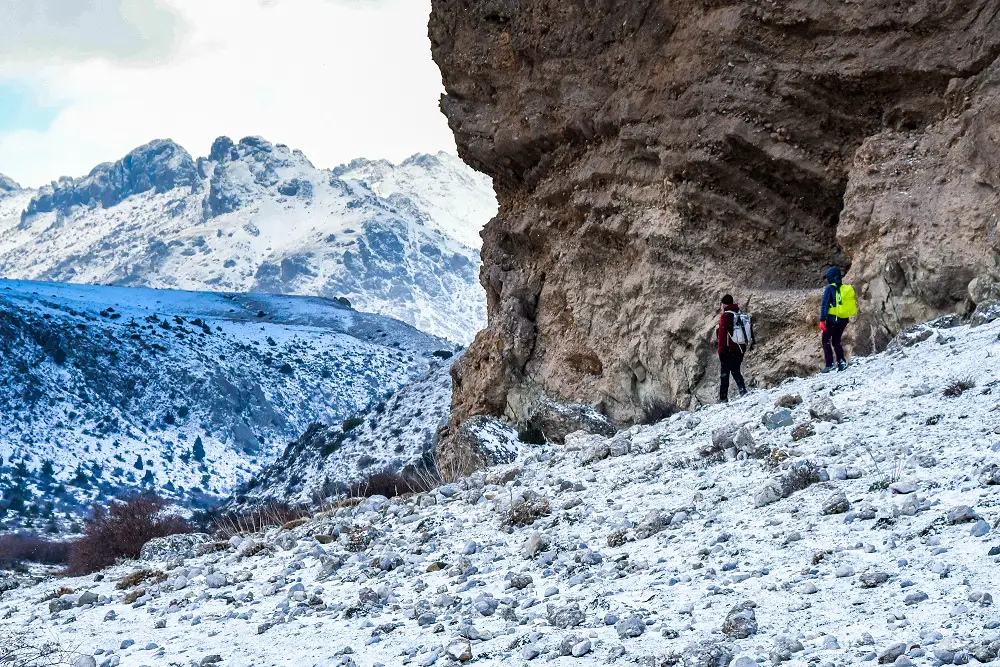 fin de la randonnée dans le canyon de Kazıklıali en turquie sous la neige