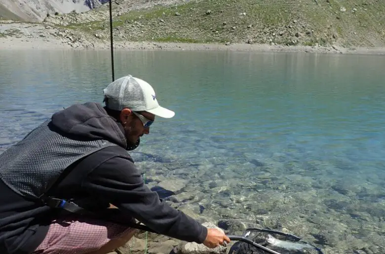 ou pecher dans les lacs de montagne des Hautes-Alpes