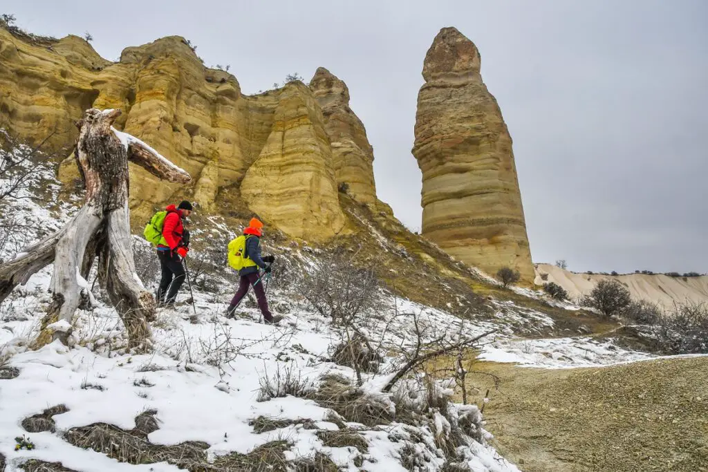 randonnée dans le canyon de la vallée blanche en Cappadoce