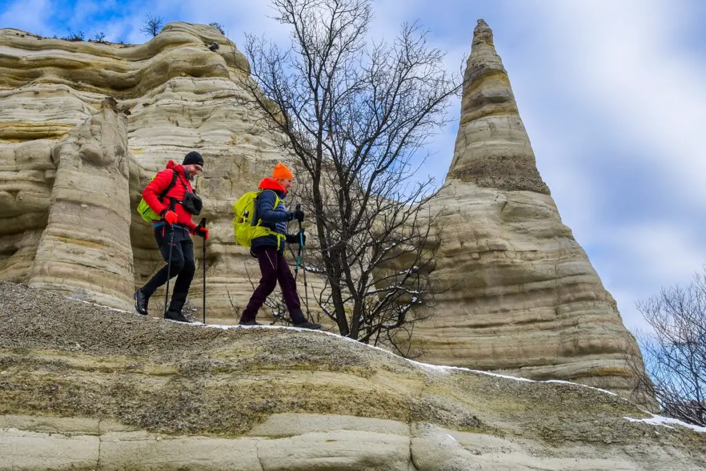 randonnée entourée de cheminées en Cappadoce