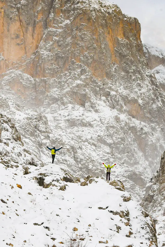 randonnée sous la neige en montagne en turquie