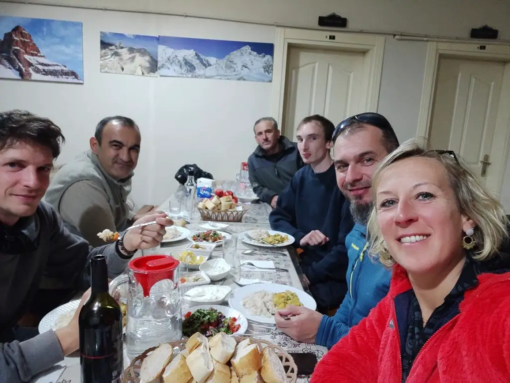 Repas au Taurus Guest House dans le village de Cukurbag en Turquie