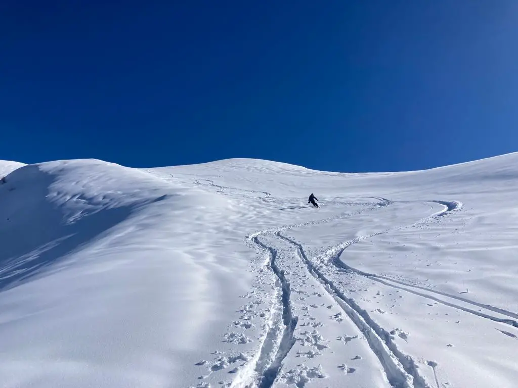 test ski de rando movement dans la neige croûtée