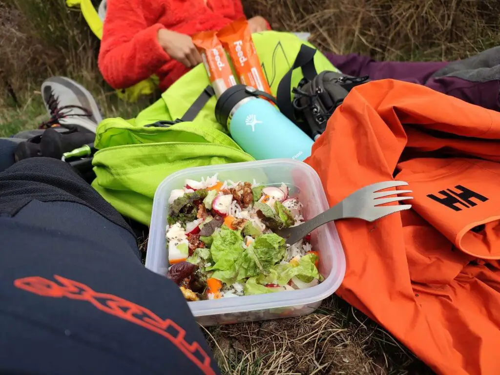 Les barres protéinées en complément d'un repas en randonnée