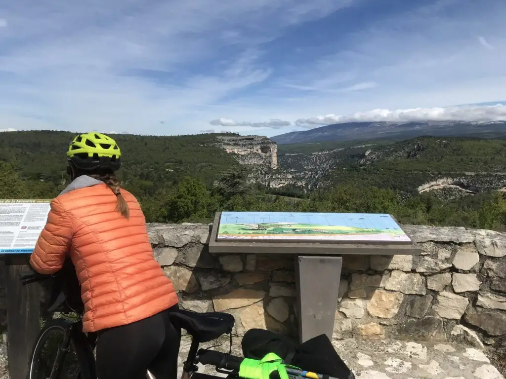 Au belvedere de Saint Hubert avec vue sur les gorges de la Nesque