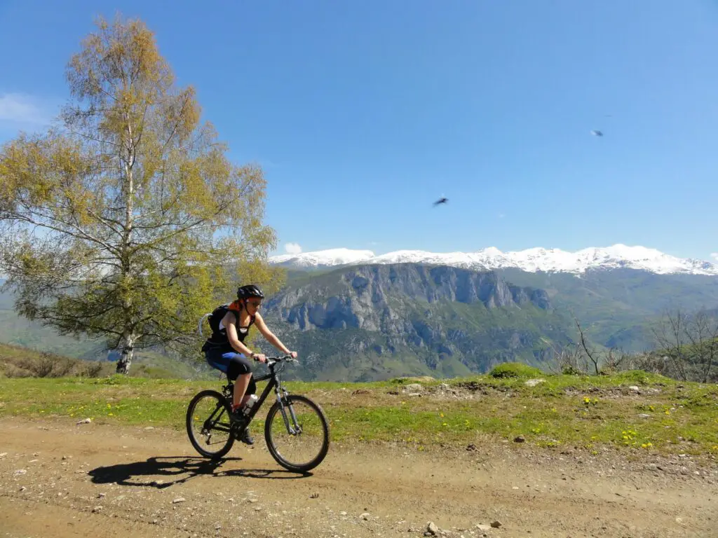 balade en vélo sur le plateau ariégeois