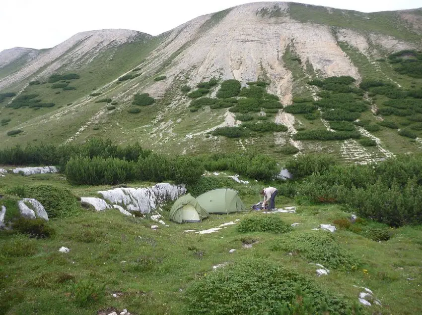 bivouac dans les Dolomites durant notre traversée des alpes