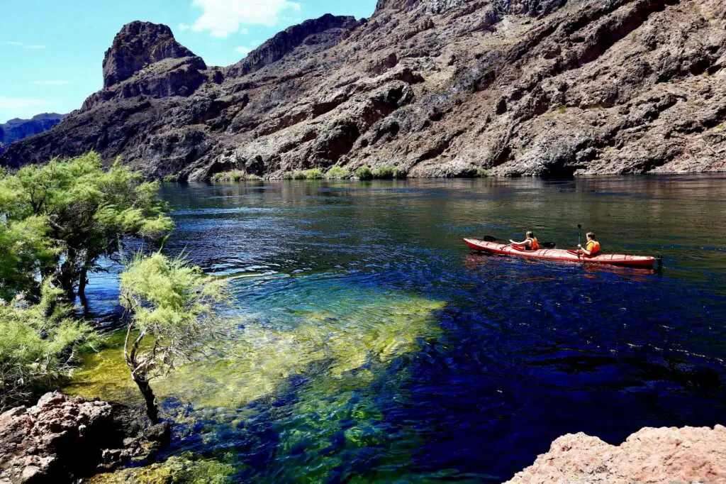 Kayak sur le Colorado, activité outdoor des Etats-Unis