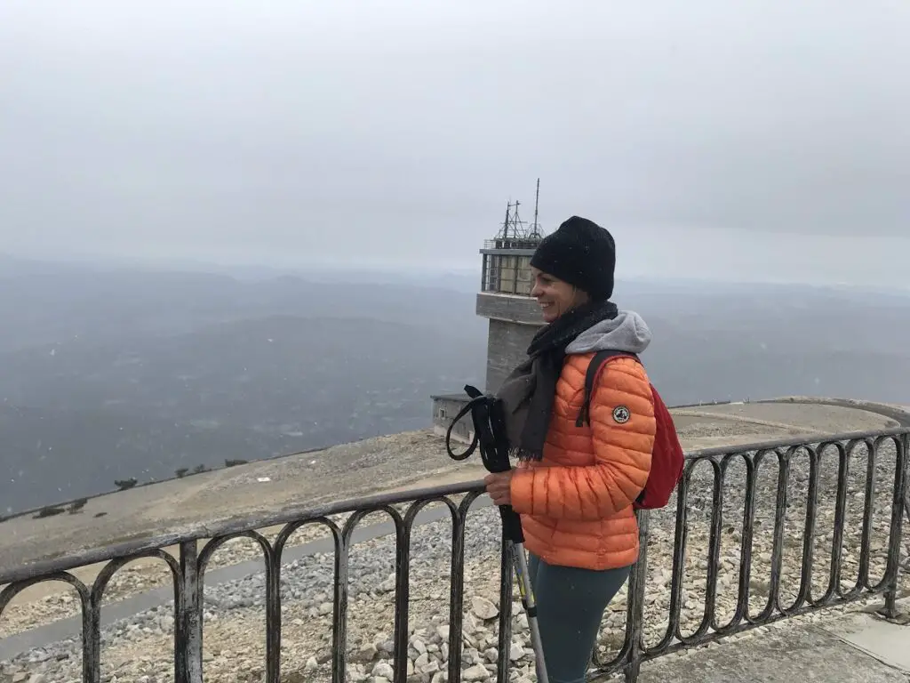 La joie au sommet du Mont ventoux mais dans la neige