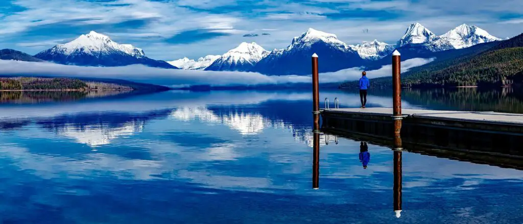 Lac McDonald au parc national des Glaciers aux Etats-Unis