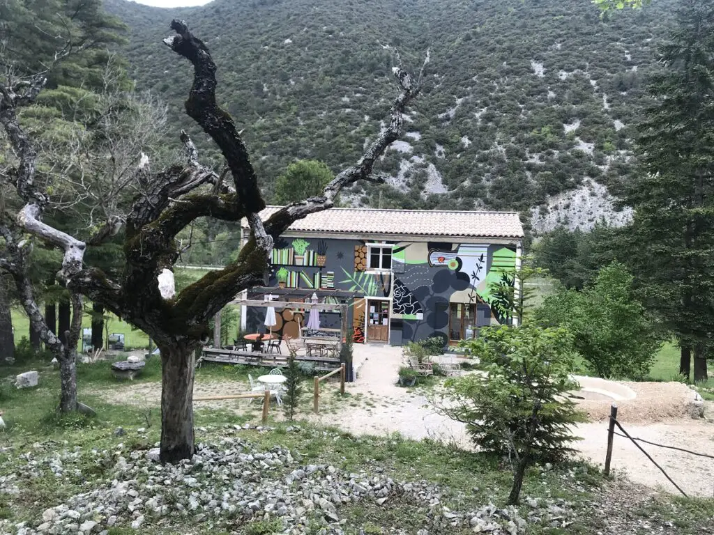 Le jardin singulier à Saint-Léger -du-Ventoux